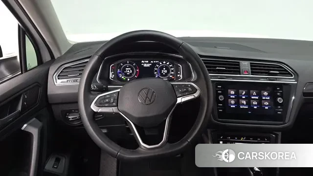 Volkswagen Tiguan second Generation 2022 Белый из Кореи, фото 4