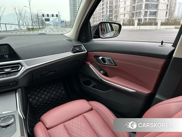BMW 3 series 2022 Черный из Китая, фото 4