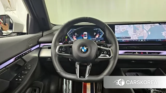 BMW 5 Series (G60) 2023 Белый из Кореи, фото 4