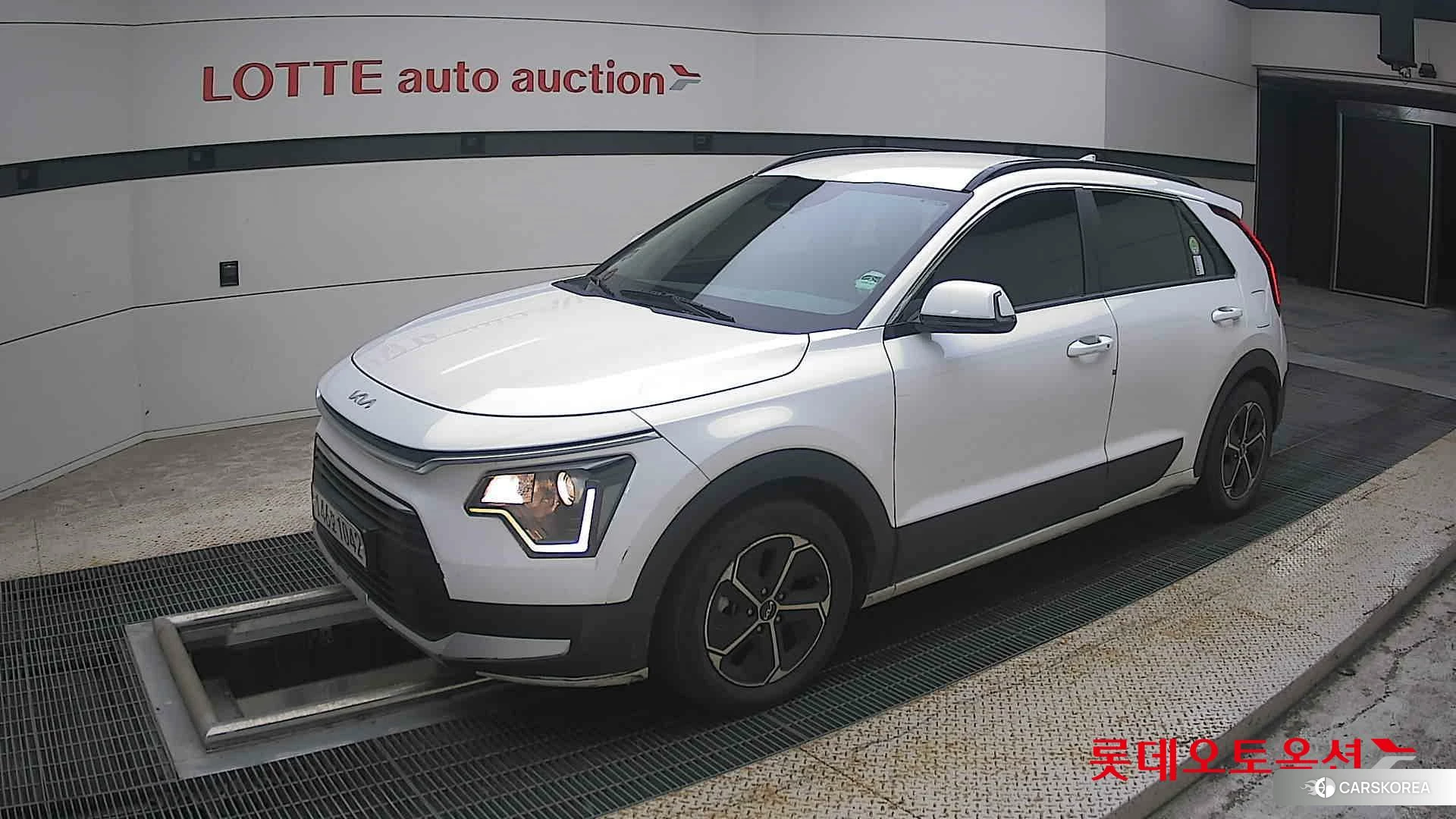 Kia Niro Hybrid 2022 Белый из Кореи, фото 4