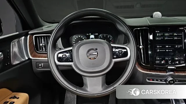 Volvo XC60 second Generation 2021 Белый из Кореи, фото 4