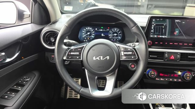 Kia The New K3 2nd generation 2024 Белый из Кореи, фото 4