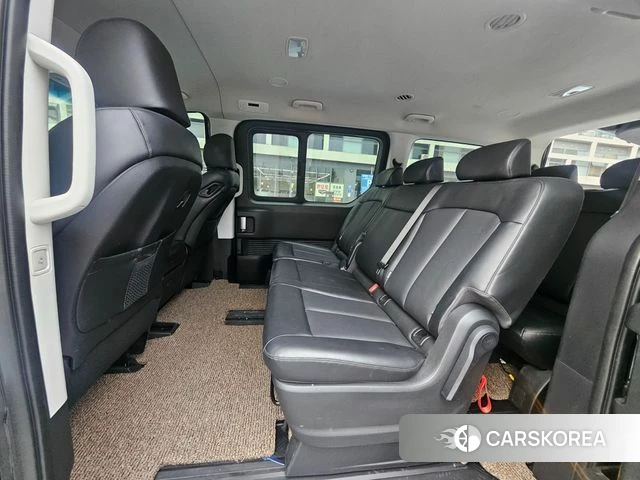 Hyundai Staria 2023 Черный из Кореи, фото 4