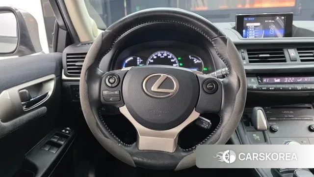 Lexus CT200h 2018 Серебристо-серый из Кореи, фото 4