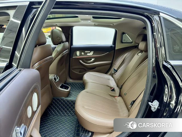 Mercedes-Benz E-class 2022 Черный из Китая, фото 4