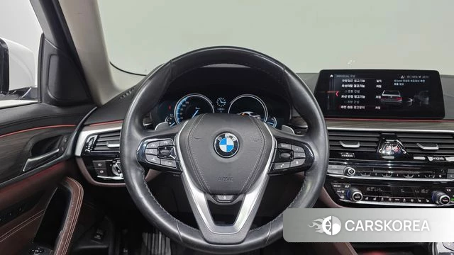 BMW 5 Series (G30) 2018 Белый из Кореи, фото 4