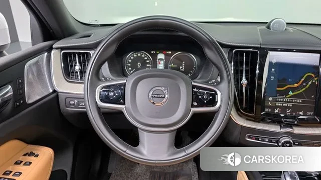 Volvo XC60 second Generation 2019 Белый из Кореи, фото 4