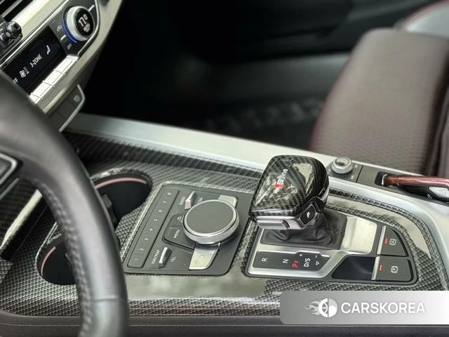 Audi A4L 2018 Белый из Китая, фото 4