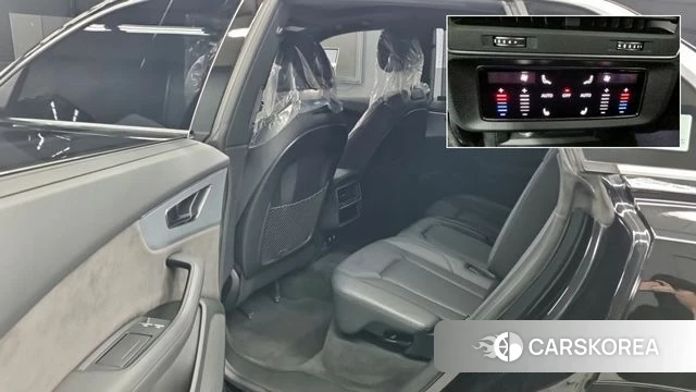 Audi Q8 (4M) 2021 Черный из Кореи, фото 4