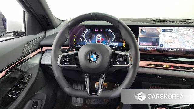 BMW 5 Series (G60) 2025 Белый из Кореи, фото 4