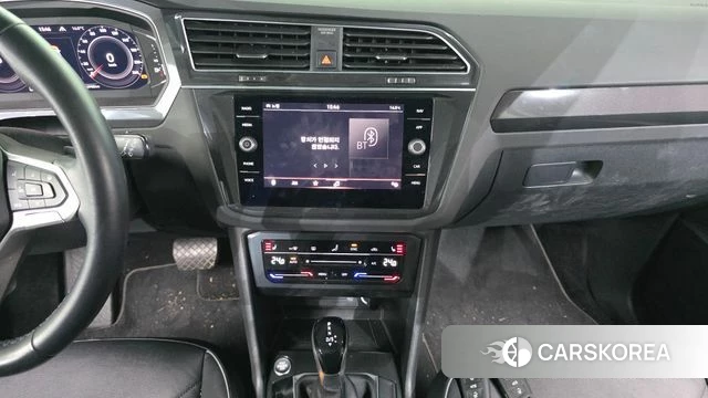 Volkswagen Tiguan second Generation 2022 Белый из Кореи, фото 4