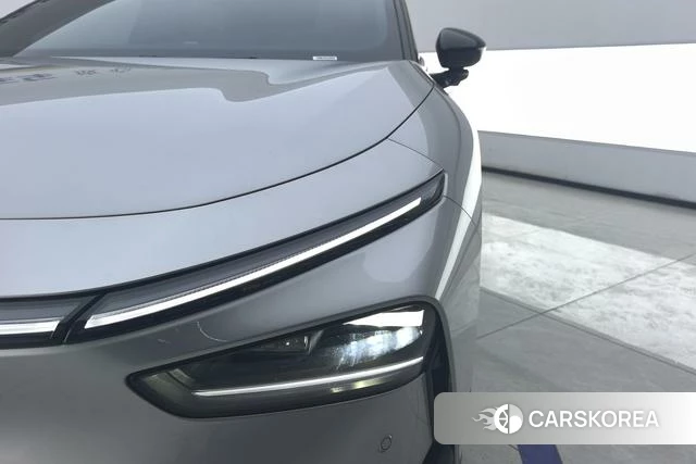 Xiaopeng Motors Xiaopeng P7+ 2025 Темно-серый из Китая, фото 4