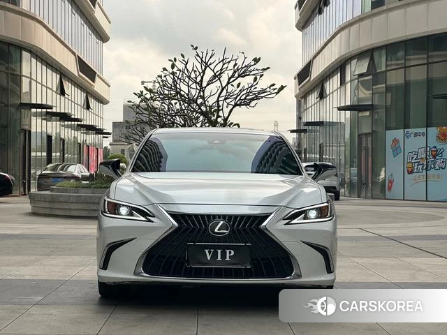 Lexus ES 2023 Белый из Китая, фото 4