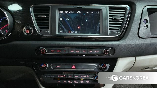 Kia The New Carnival 2019 Серебряный из Кореи, фото 4