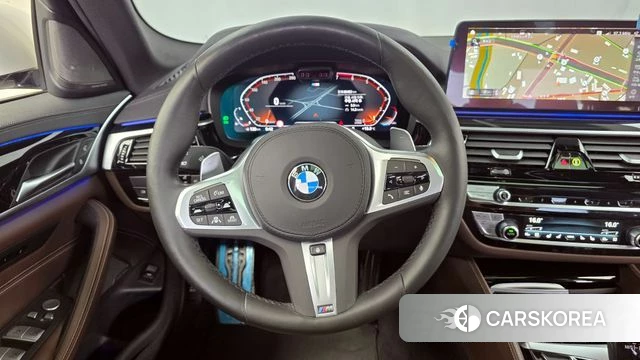 BMW 5 Series (G30) 2023 Белый из Кореи, фото 4