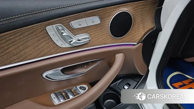 Mercedes-Benz E-Class W213 2021 Белый из Кореи, фото 4