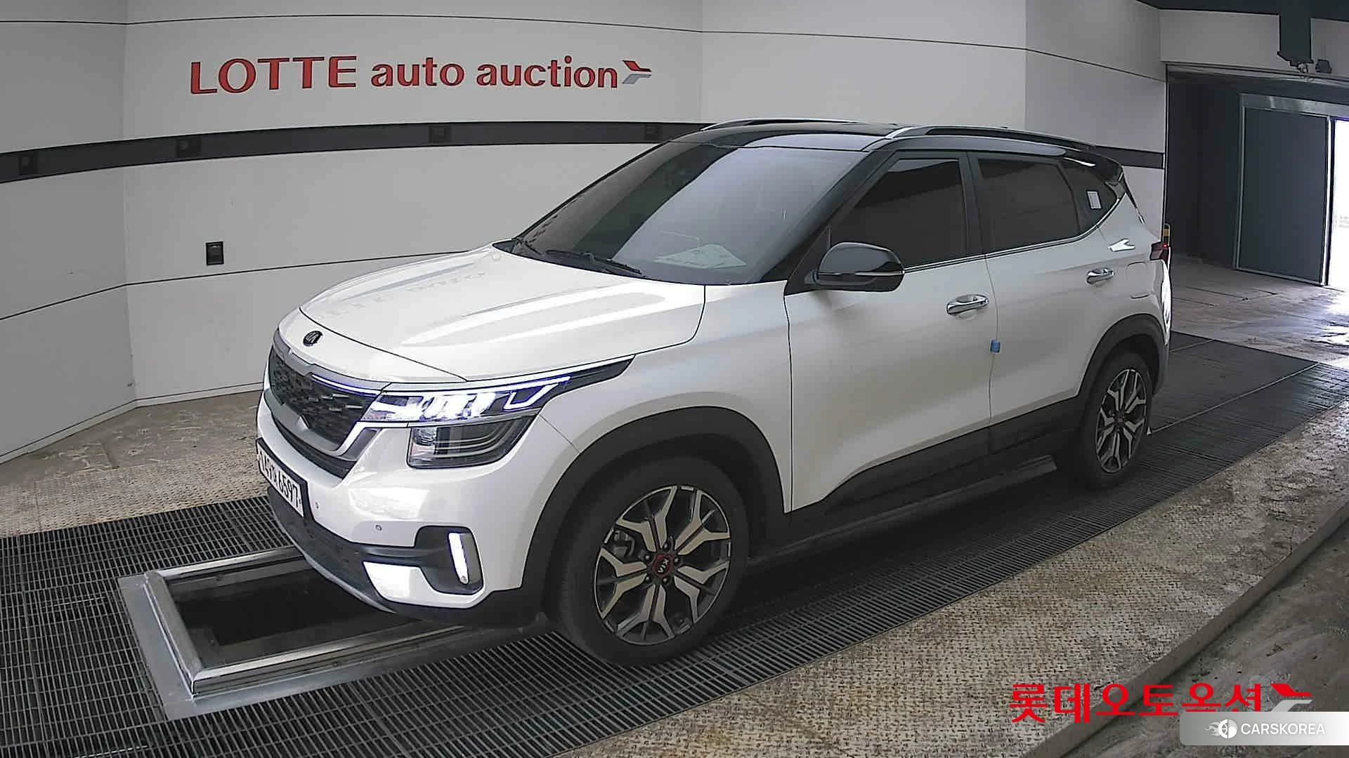 Kia Seltos 2022 Белый из Кореи, фото 4