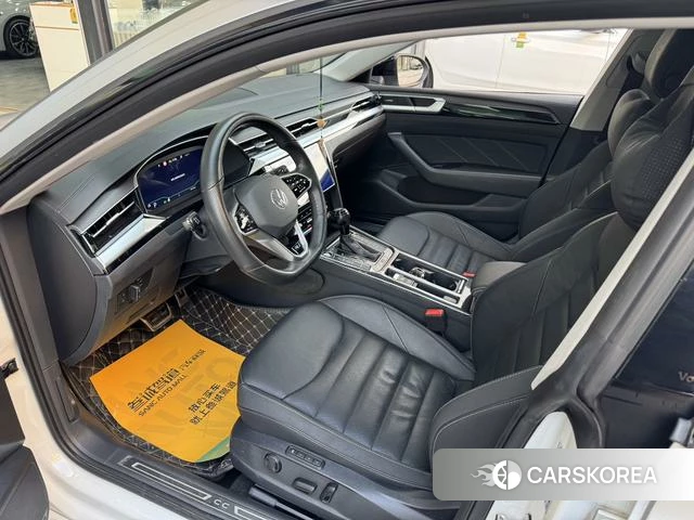 Volkswagen CC 2023 Серебристо-серый из Китая, фото 4