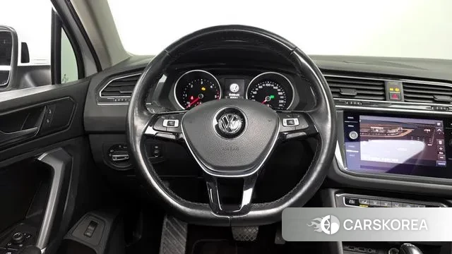 Volkswagen Tiguan second Generation 2018 Белый из Кореи, фото 4