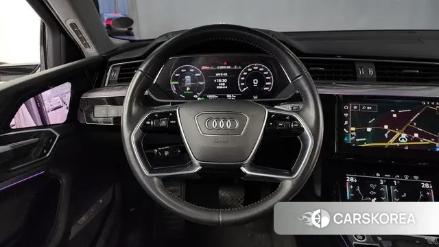 Audi e-Tron 2021 Белый из Кореи, фото 4