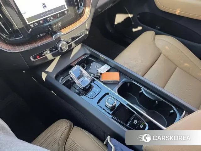 Volvo XC60 second Generation 2024 Черный из Кореи, фото 4