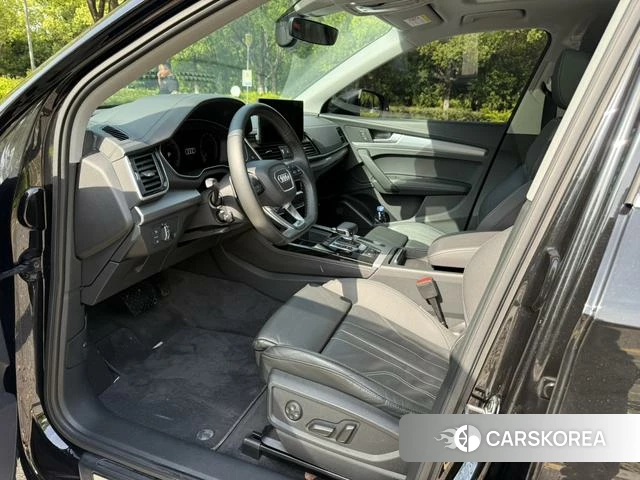 Audi Q5L 2022 Черный из Китая, фото 4