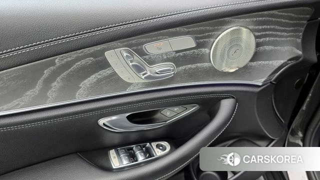 Mercedes-Benz E-Class W213 2021 Серый из Кореи, фото 4