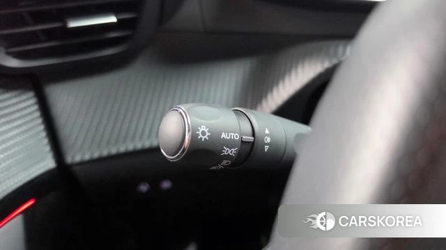 Peugeot e-208 second Generation 2022 Черный из Кореи, фото 4