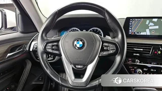 BMW 5 Series (G30) 2018 Белый из Кореи, фото 4