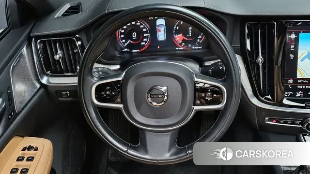 Volvo V60 Cross-Country 2nd Generation 2020 Белый из Кореи, фото 4