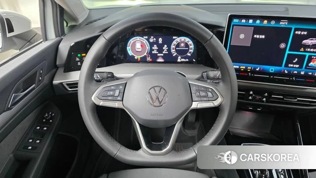 Volkswagen Golf 8th Generation 2026 Белый из Кореи, фото 4
