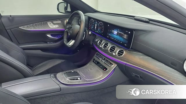 Mercedes-Benz E-Class W213 2022 Белый из Кореи, фото 4