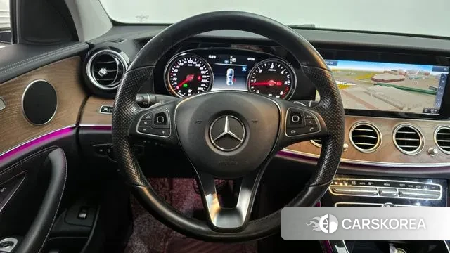 Mercedes-Benz E-Class W213 2018 Белый из Кореи, фото 4