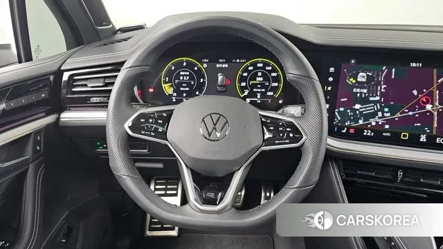 Volkswagen Touareg 3rd generation 2024 Белый из Кореи, фото 4