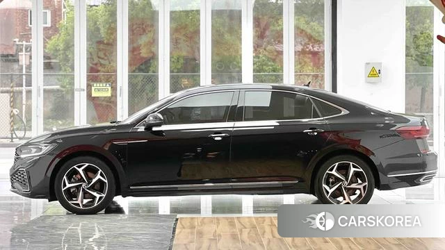 Volkswagen Passat 2025 Черный из Китая, фото 4