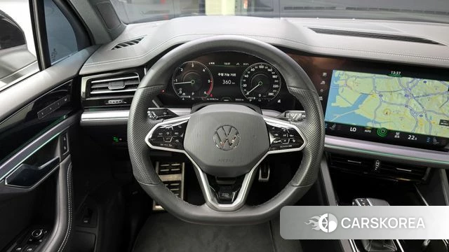 Volkswagen Touareg 3rd generation 2023 Черный из Кореи, фото 4