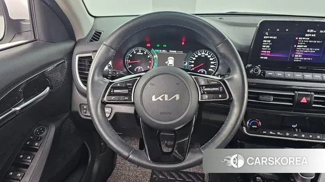 Kia Seltos 2022 Белый из Кореи, фото 4