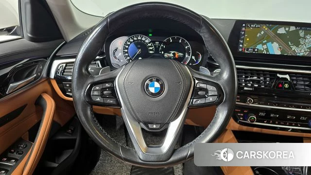 BMW 5 Series (G30) 2018 Белый из Кореи, фото 4