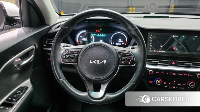 Kia Niro Plus 2022 Серебряный из Кореи, фото 4