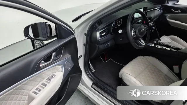 Genesis The New G70 2023 Серебристо-серый из Кореи, фото 4