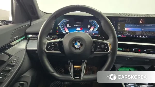 BMW 5 Series (G60) 2024 Белый из Кореи, фото 4