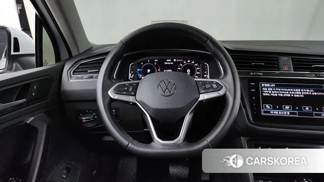 Volkswagen Tiguan second Generation 2022 Белый из Кореи, фото 4