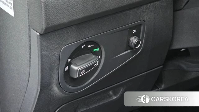 Volkswagen Tiguan Allspace 2024 Белый из Кореи, фото 4