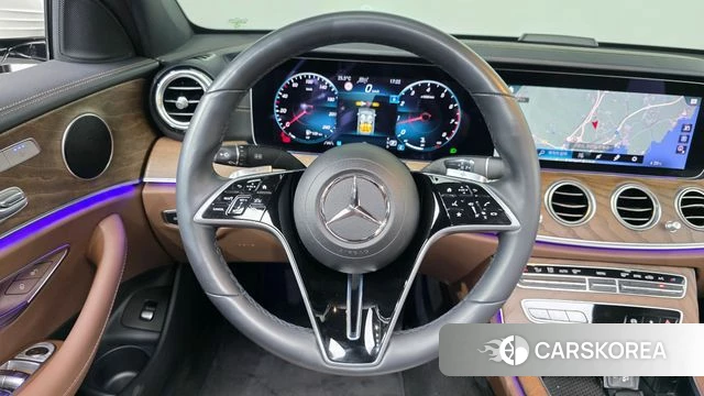 Mercedes-Benz E-Class W213 2022 Белый из Кореи, фото 4