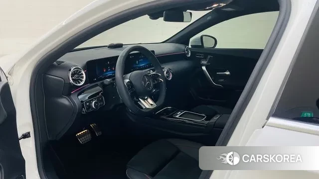 Mercedes-Benz A-Class W177 2024 Белый из Кореи, фото 4