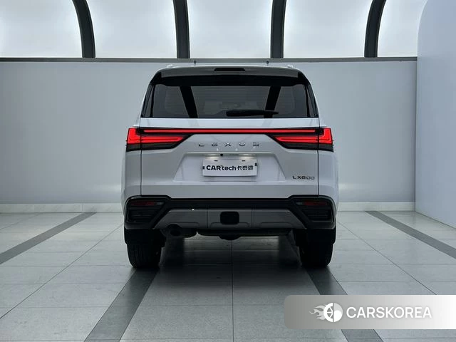 Lexus LX 2023 Белый из Китая, фото 4