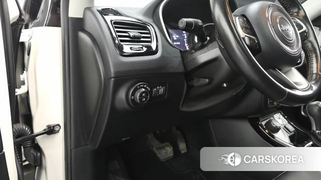 Jeep Compass 2nd Generation 2019 Белый из Кореи, фото 4