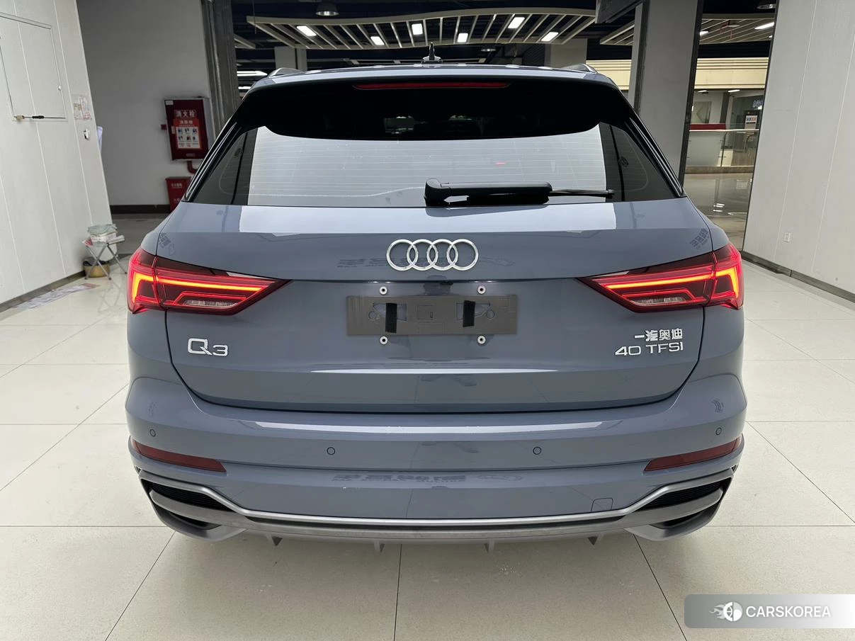 Audi Q3 2021 Темно-серый из Китая, фото 4