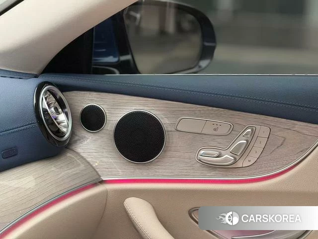 Mercedes-Benz E-class (imported) 2023 Синий из Китая, фото 4