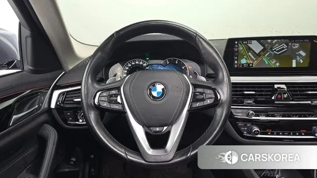 BMW 5 Series (G30) 2018 Серебристо-серый из Кореи, фото 4